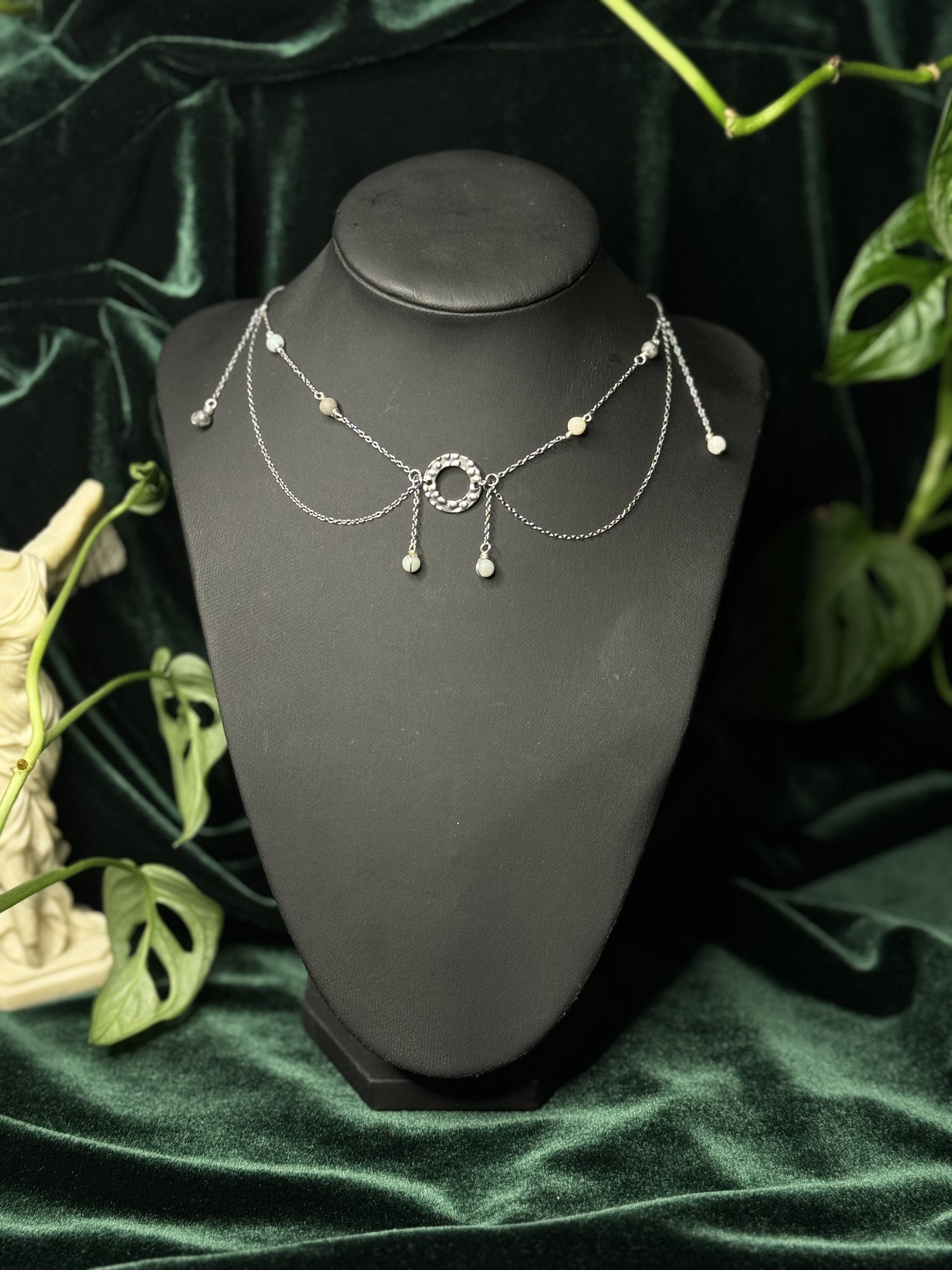 COLLIER HÉBÉ PIERRES NATURELLES AU CHOIX